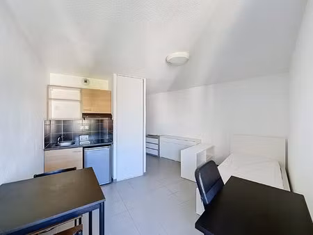 à vendre – studio de 22 m² vendu loué – secteur clémence
