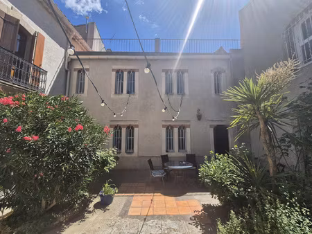 maison de maître 290 m2 avec 7 chambres  remise et cour az