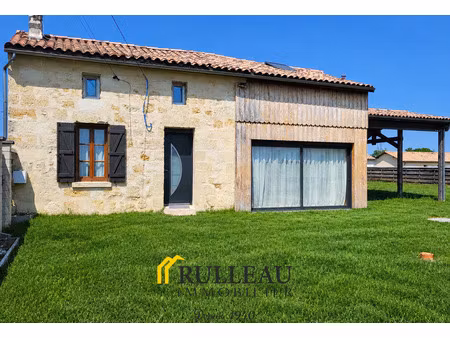 maison en pierre rénovée de 100 m2 avec grand terrain piscin