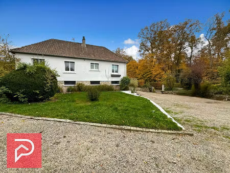 menneval  spacieuse maison en bordure de forêt