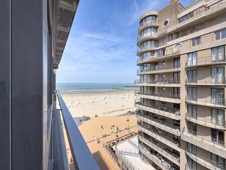 penthouse avec vue latérale sur la mer et vue panoramique...
