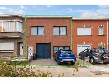 woning met magazijn op centrale locatie te wommelgem