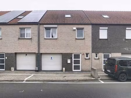proche du centre : maison avec 3 chambres  jardin et garage