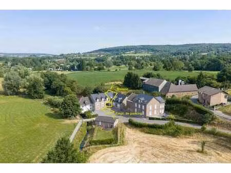 maison 3 chambres avec terrasse  jardin et emplacements de p