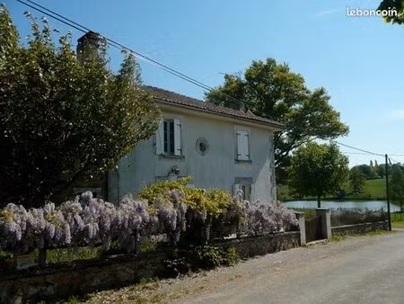 maison de village + parc + dépendances