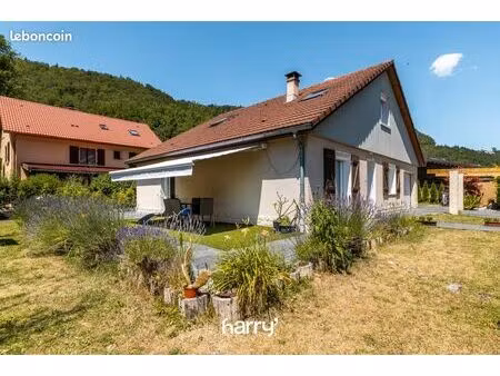 maison 7 pièces 142 m²