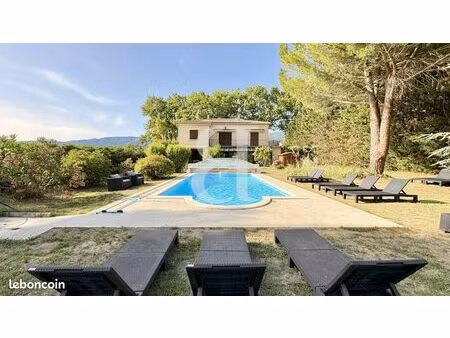 propriété 7 pièces 250 m²