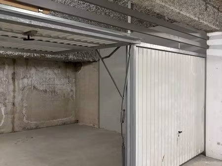garages à louer