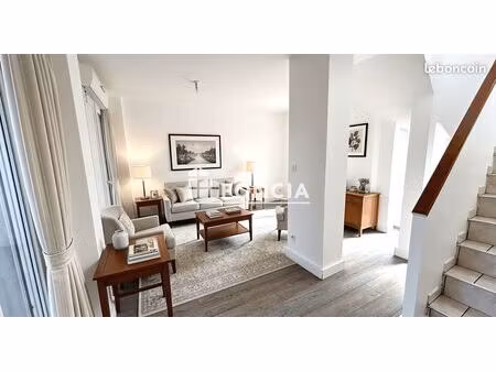 maison 3 pièces avec terrasse  93 m² au sol  2 stationnements  à 4 km de la gare de la fer