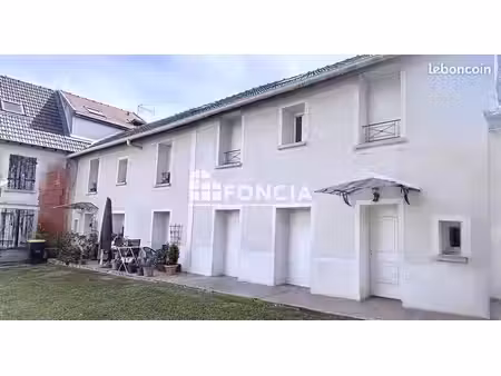 maison 3 pièces en excellent état avec terrasse et parking (gare à 4 km)