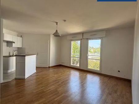 studio 1 pièce 32 m²