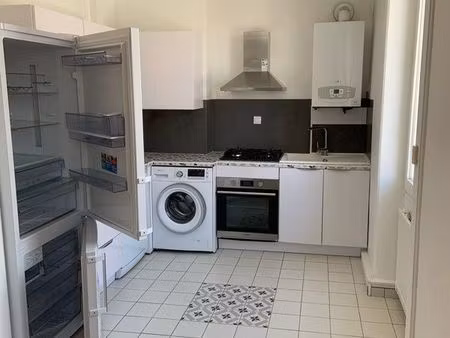 loue appartement dans immeuble calme