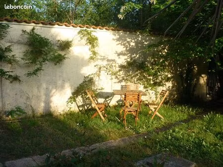 studio meublé  28 m² dans l’annexe d’une villa de 1880  au calme