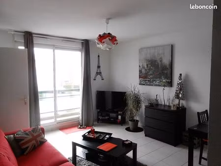 location appartement 2 pièces / résidence sécurisée calme / loyer fixe