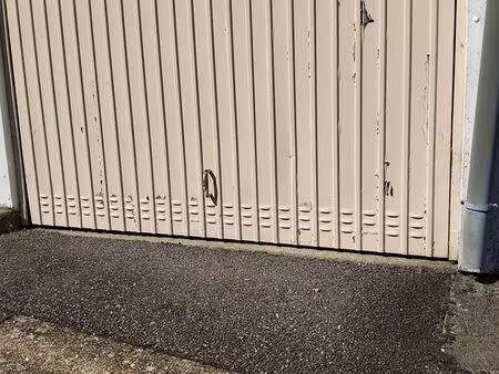 box de stockage ou parking