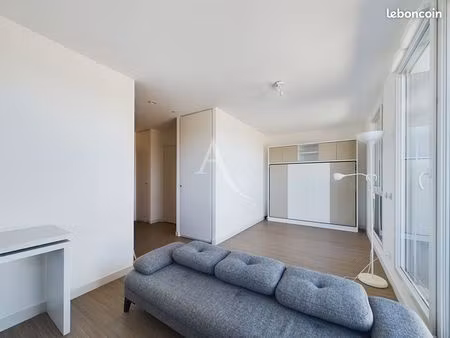 studio 1 pièce 32 m²