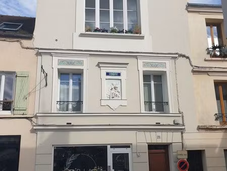 location meublée  au cœur des yvelines  dans bel immeuble du xixème