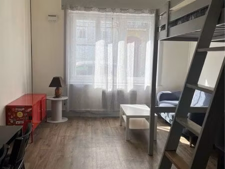 studio   32 m2   proche catho   dispo 01 septembre