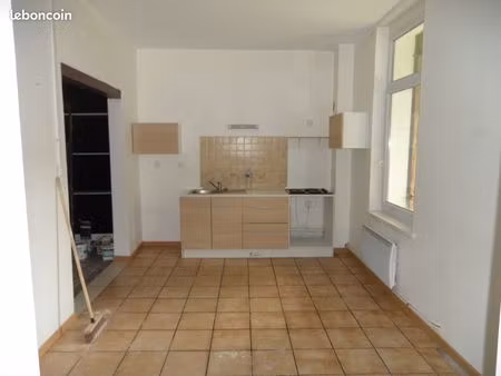 appartement f3 80m² à louer sur rousies - 600 euros + 20 euros de charges