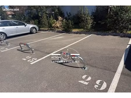 parking/box saint-martin-de-crau
