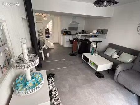 loue maison semi meublee- 570e/mois