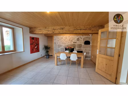appartement de caractère entièrement rénové au coeur des hôpi