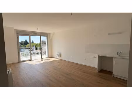 à louer - appartement t4 neuf avec ascenseur  terrasse et parking - les ponts-de-cé