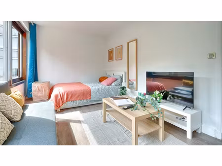 location meublée appartement 1 pièce 30 m² à paris 15ème (75015)  1 531 €