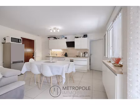 appartement meublé t2 avec terrasse et parking