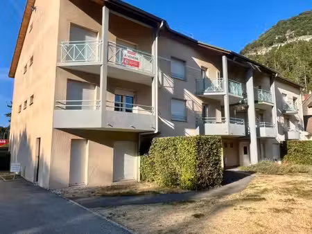 appartement t4 sur montreal la cluse