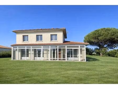 maison avec chais et grand terrain