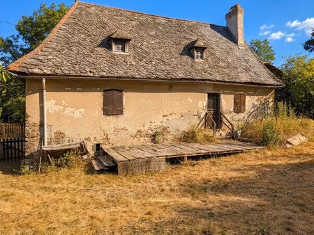 maison à rénover - 2386 m² de terrain