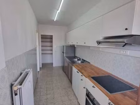 appartement 2 chambres avec parking quai de longdoz liège