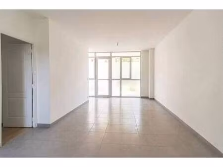local commercial à vendre