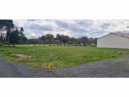 en vente terrain constructible 11 61 ares – 114 000 € |gorges