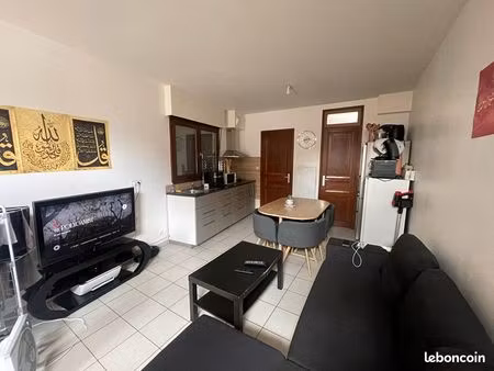 immeuble 9 pièces 200 m²