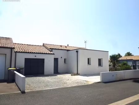 maison plain pied 3 chambres  grand garage proche commodités