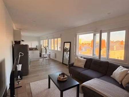 appartement t2 meublé de 40 m² – centre-ville d’orléans – parking privé