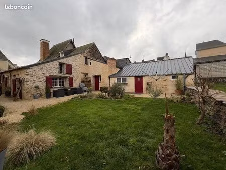 maison de charme en pierre rénovée – 80 m² – jardin – 2 chambres à louer