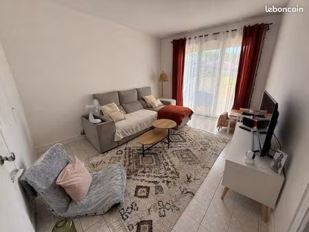 t2 de 48 m² avec balcon  parking et ascenseur – quartier victor hugo  angoulême