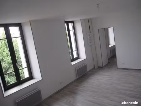 appartement communal   non meublé  80m²  5 pièces  classe énergie d