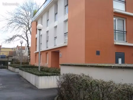 t4 110 m2 + terrasse 50 m2