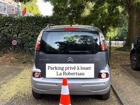 place de parking privée à louer – strasbourg robertsau – le framboisier