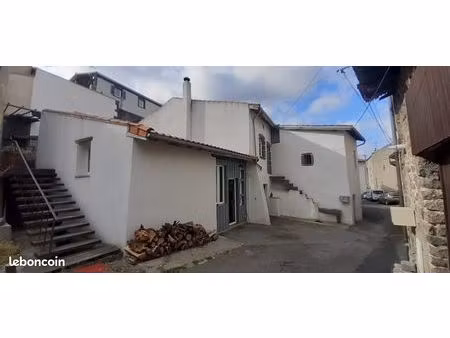 maison de bourg renovee ceyrat 5 pieces