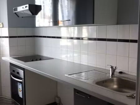 apt t2- c.ville bressuire- 65 m²-