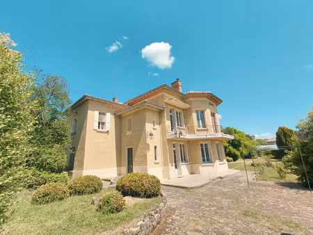 aubenas - maison bourgeoise 5 pieces 188m2