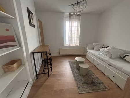 charmant studio meublé et équipé sur danton