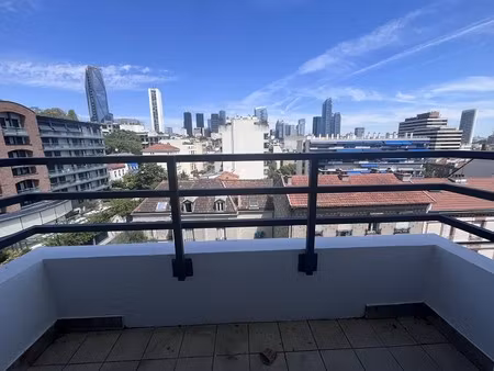 a louer studio 22m² avec balcon parking et cave