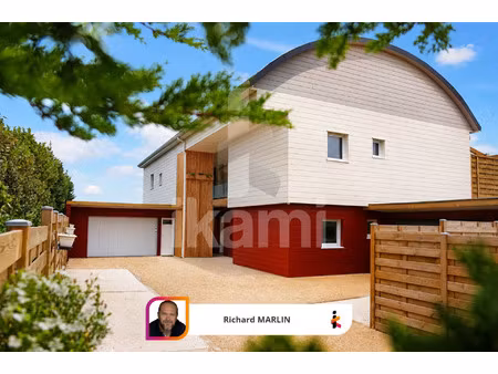 immeuble de 8 appartements  plage à pied  idéal investisseur