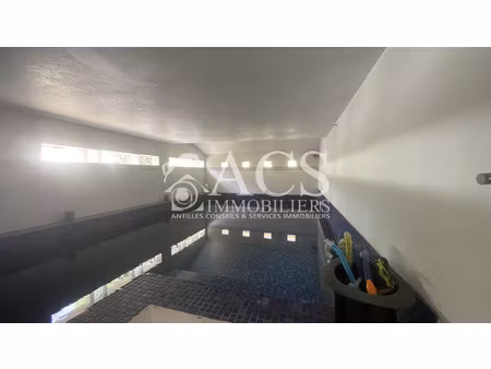 grand appartement t4 avec piscine couverte - schoelcher